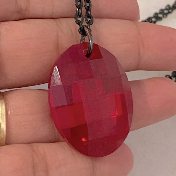 Elegant Red and gold tone Pendant with black chain goth Necklace - Picture 9 of 13